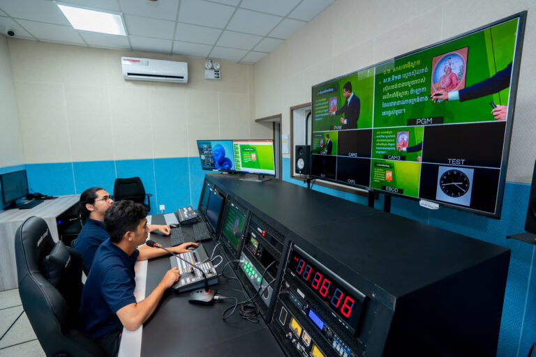 ស្ទូឌីយោe-learning ទំហំមធ្យម