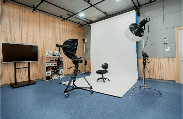 ស្ទូឌីយោទំហំតូច