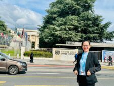 អ្នកស្រី យិន ហួតលី