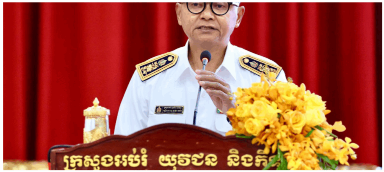 រដ្ឋមន្រ្តីអ​ប់រំ អំពាវនាវ​ឱ្យ​សាលារៀនគំរូ និង​សាលារៀនទាំងអស់ បញ្ចូលស្មារតីស្នេហាជាតិក្នុងកម្មវិធីសិក្សា