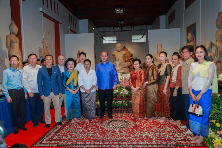 ឯកឧត្តម សុខ ពុទ្ធិវុធ រដ្ឋលេខា...